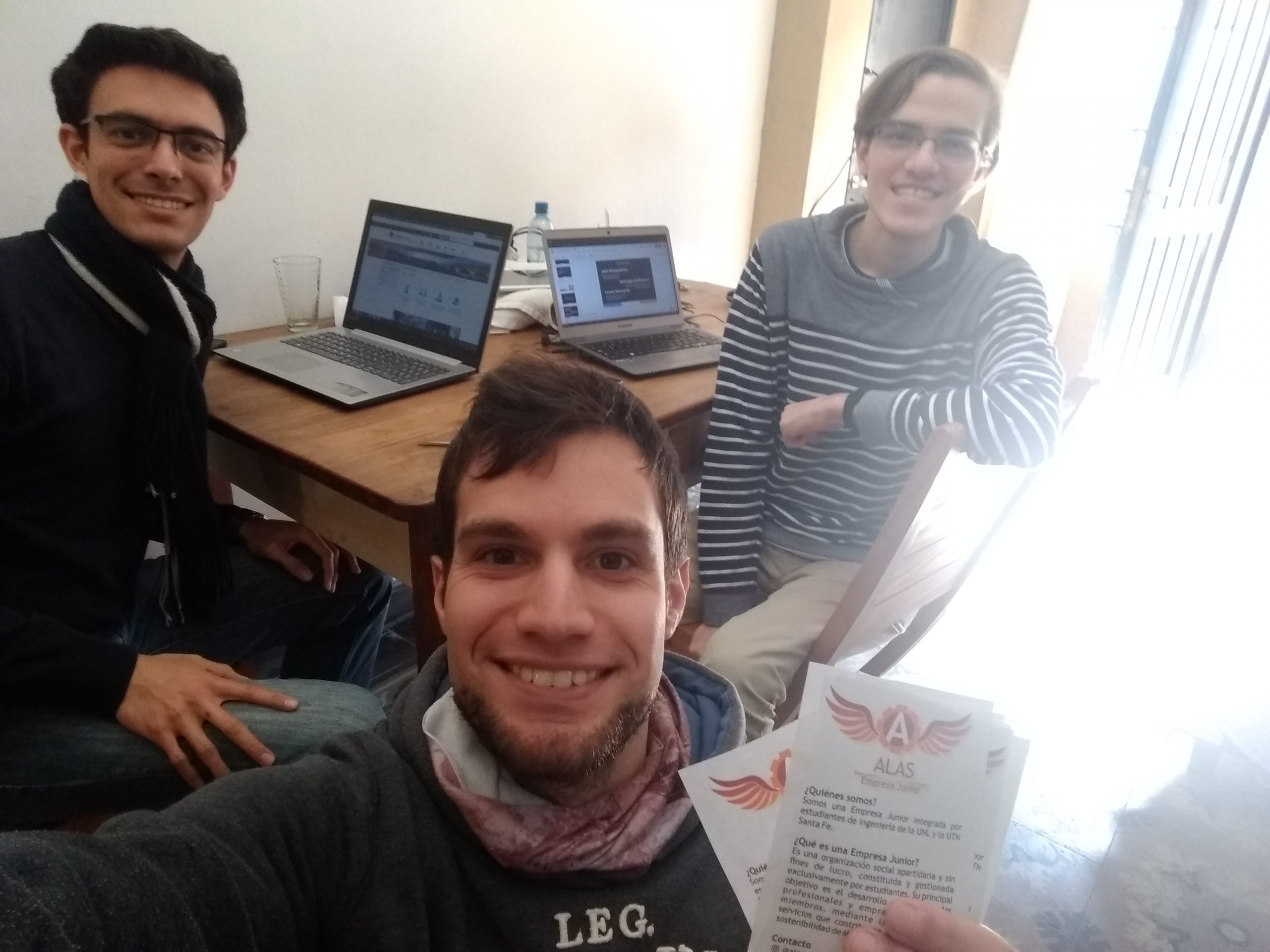 IMG_20190822_120425491_BURST000_COVER_TOP